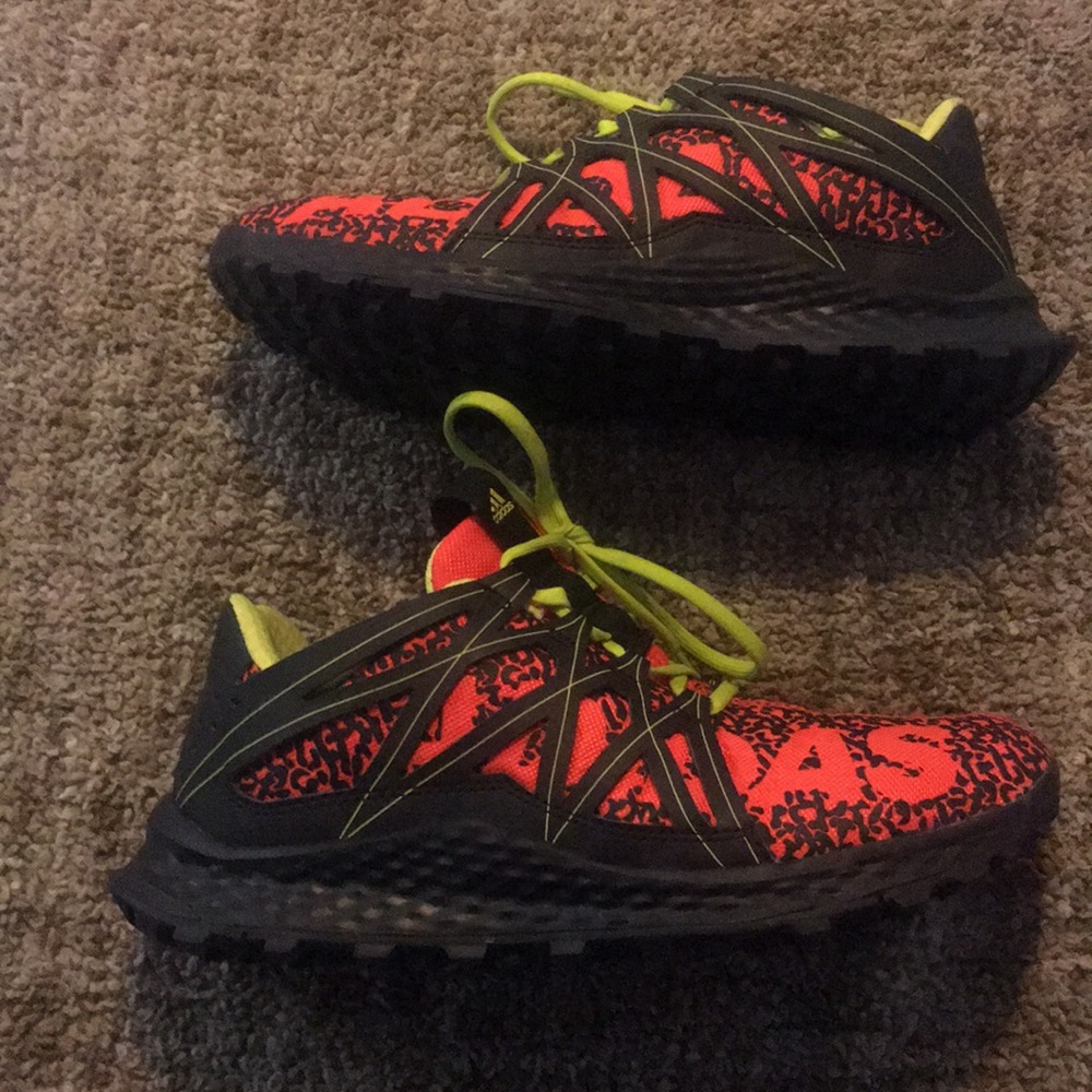 ADIDAS - Picture 2 of 6